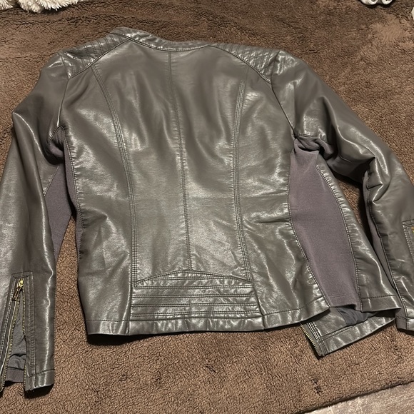 Jacket - Picture 4 of 7